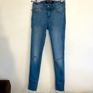 Ashley Mason, Skinny Jeans. Size 25. Light wash. Distressed.